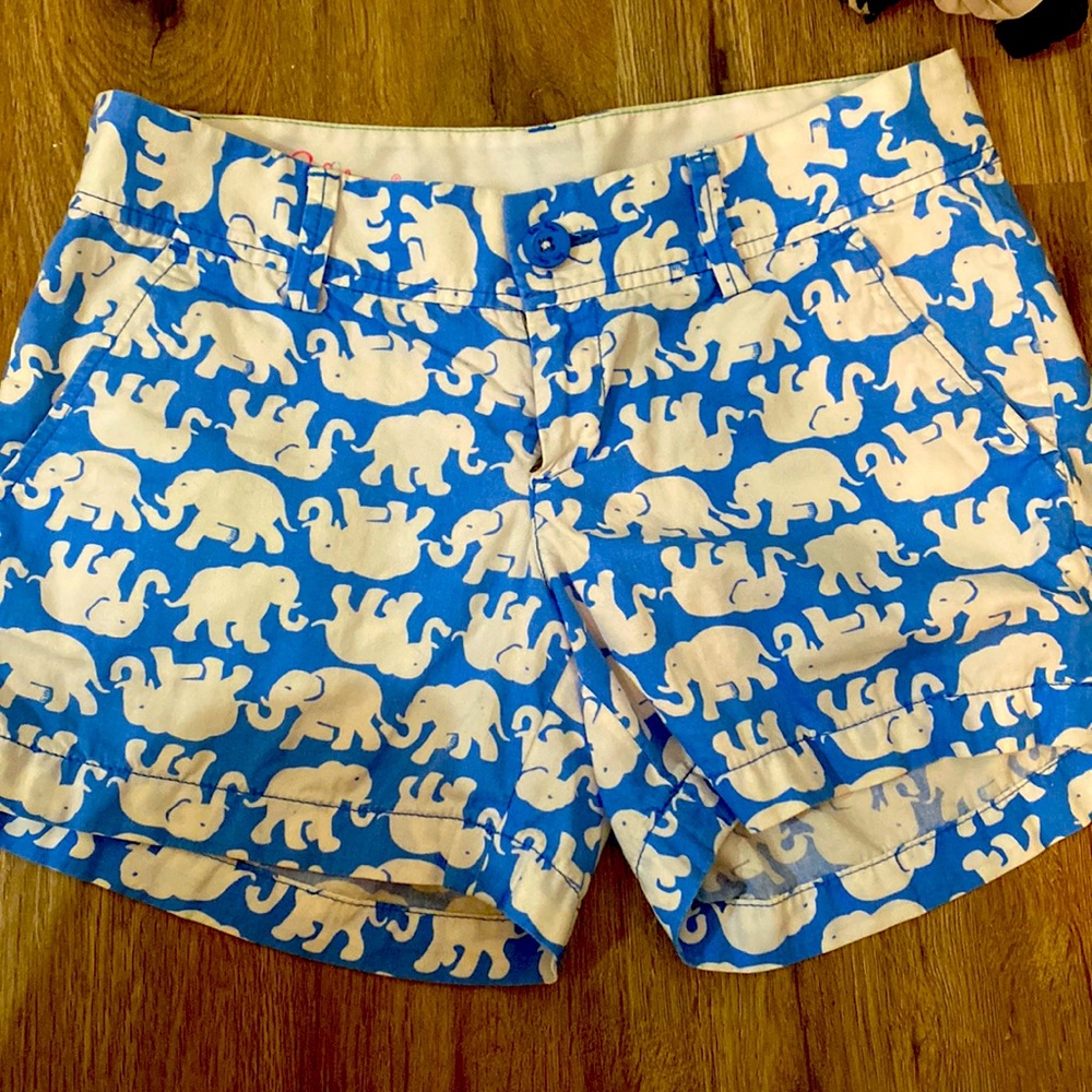 Lilly Pulitzer size to Callahan elephant shorts